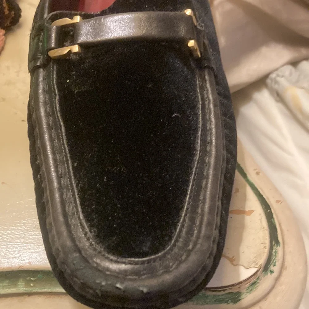 Salvatore Ferragamo Sports Black Suede flats size 7.5, heels 1 inch - Picture 4 of 4